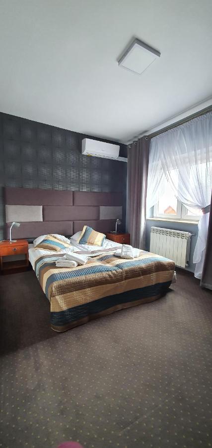 Hotel Bursztynowy Jozefow na Wisla Ngoại thất bức ảnh