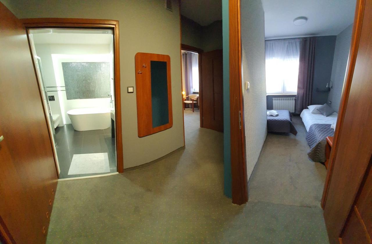Hotel Bursztynowy Jozefow na Wisla Ngoại thất bức ảnh