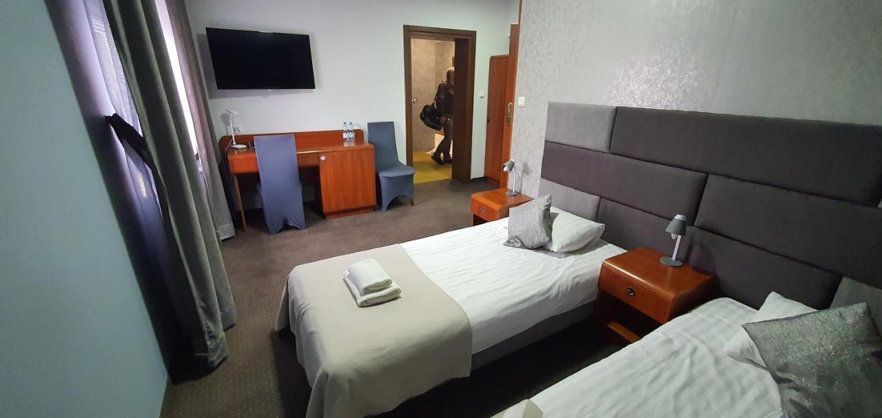Hotel Bursztynowy Jozefow na Wisla Ngoại thất bức ảnh