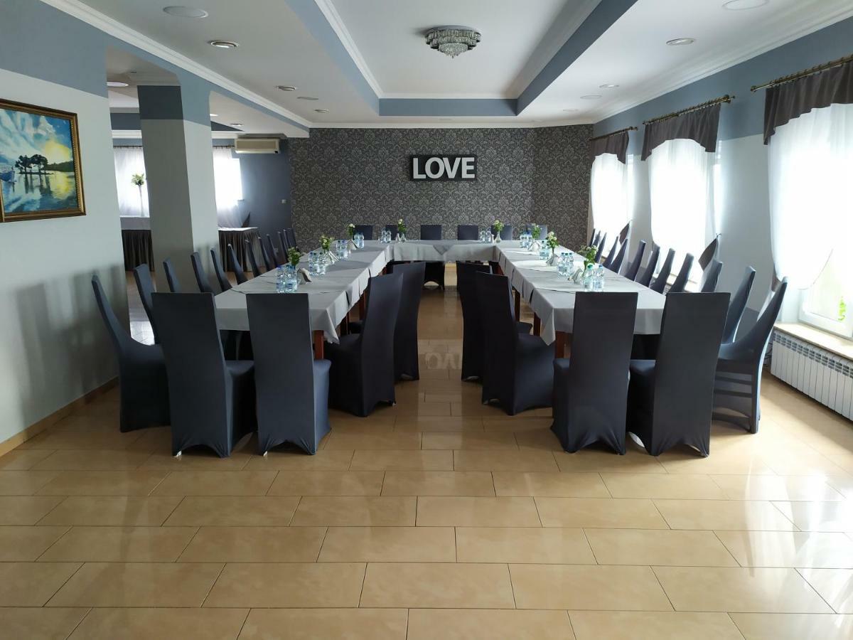 Hotel Bursztynowy Jozefow na Wisla Ngoại thất bức ảnh