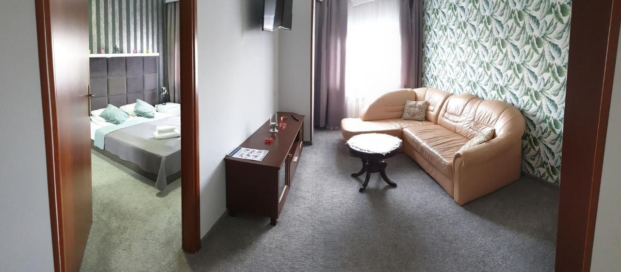 Hotel Bursztynowy Jozefow na Wisla Ngoại thất bức ảnh